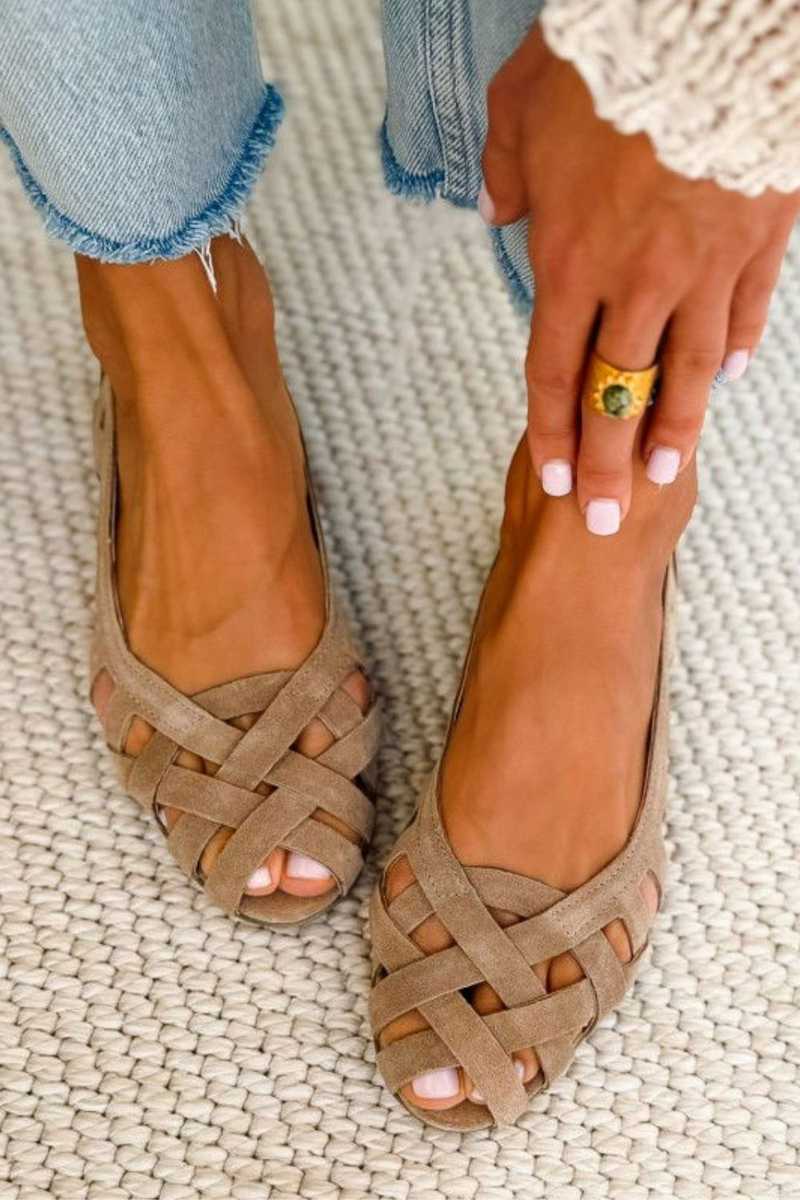 Poppy - Open-toe Flat Sandals with Interwoven Fabric