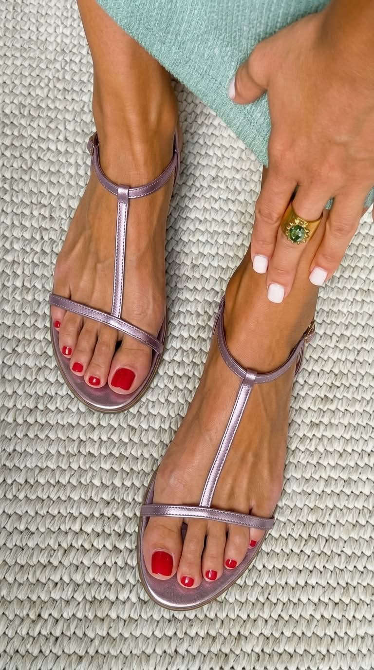 Rosalba | Golden Sandals for Spring