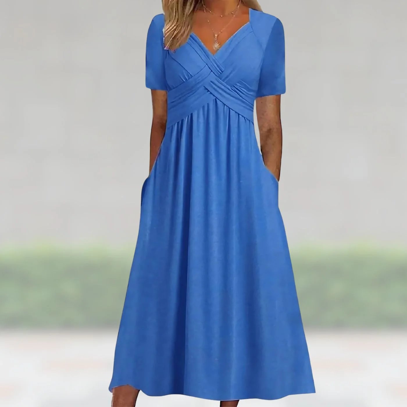 Sanne™ – V-neck Pleated Maxi Dress with Pockets